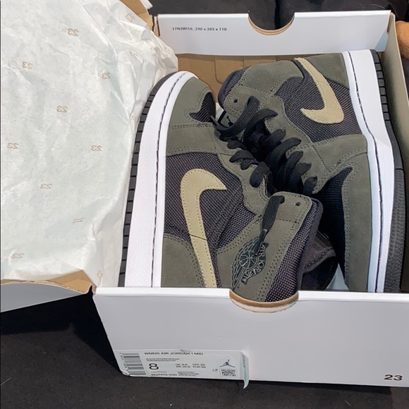 Jordan Shoes - COPY - Women’s Air Jordan 1 Mid